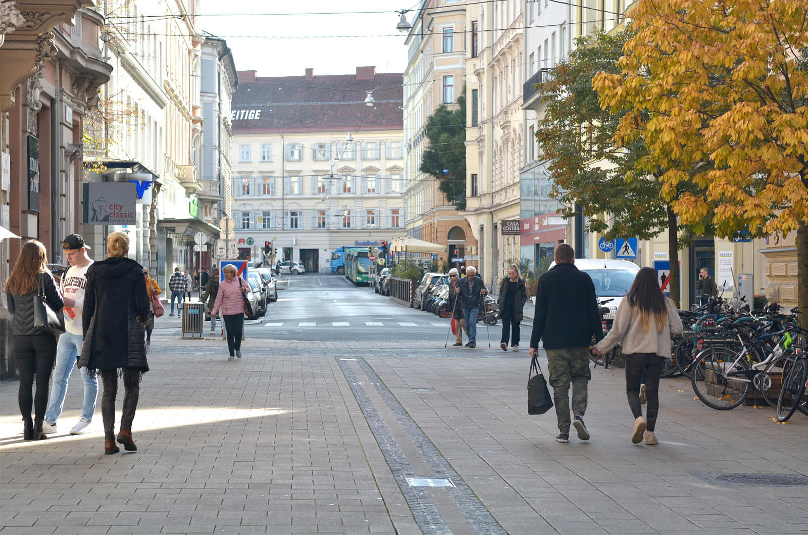 Ansicht einer Fußgängerstraße in Graz.