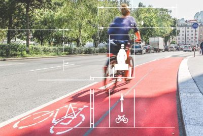 Markierter Radverkehrsstreifen inklusive schematischer Darstellung des Straßenquerschnitts
